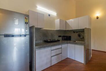Stayvista S Beyond The Blue Door   Valley View Villa With Outdoor Jacuzzi & Massage Chair