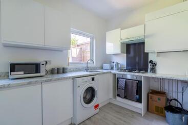 Spacious 3br House Near Southend Pier