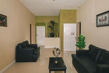 تختخواب و صبحانه Incognito Reggae Rooms