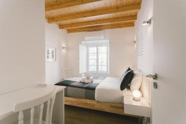 Best Houses 60   Lusiadas I
