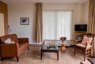 هتل Charmecamping & Appartementen De Regge Vallei