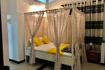 هتل Lake View Resort Sea & Safari
