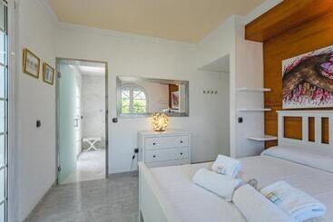 Gorgeous Golf Villa