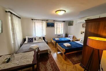پانسیون Beatrix Suites