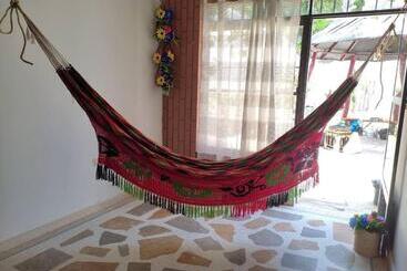 Alojamiento Entero, Casa Amplia, Patio, Aire