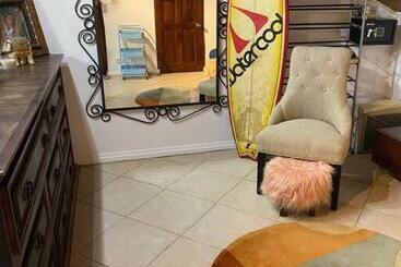Beautiful Loft! Walk From The Beach!