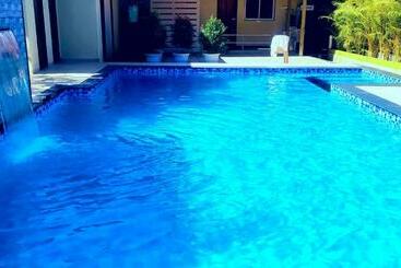 هتل Mountview Resort