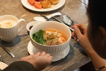 هتل Oakwood Premier Phnom Penh
