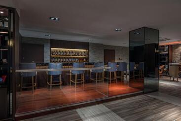 هتل Oakwood Premier Phnom Penh