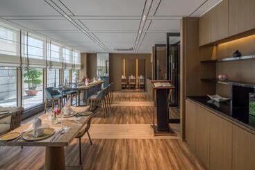 هتل Oakwood Premier Phnom Penh