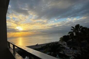 هتل Ocean Manor Tiki Sunset Retreat