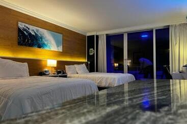 هتل Ocean Manor Tiki Sunset Retreat