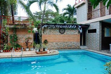 هتل Villa Asuncion Country Inn And Resort Iloilo By Reddoorz