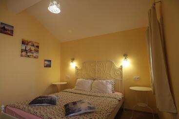 پانسیون Guest House Yanita