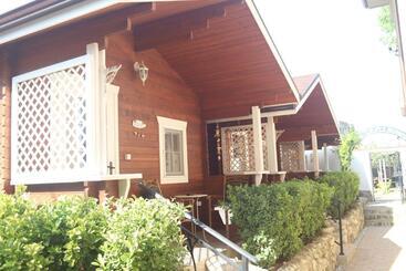 پانسیون Guest House Yanita