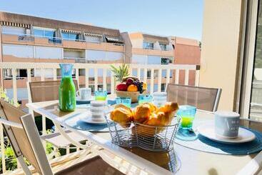 Très Bel Appartement Face Au Port Santa Piscine