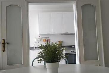 Amália Rodrigues  Apartamento Com 3 Quartos Em Pleno Coração De ílhavo