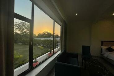 酒店 Gautam S And Resort