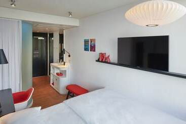 هتل Citizenm Miami Worldcenter