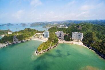 هتل Flamingo Premium Lan Ha Bay Resort