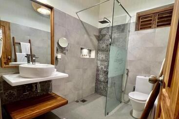هتل Oruwa Boutique Villas