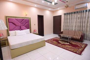 هتل Shaheen Continental Multan