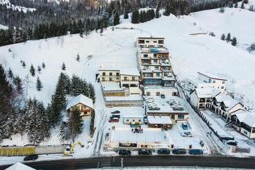 پانسیون Alpin House Colibita