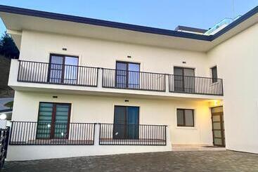 پانسیون Alpin House Colibita