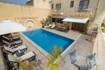 استراحتگاه Villa Mandolina