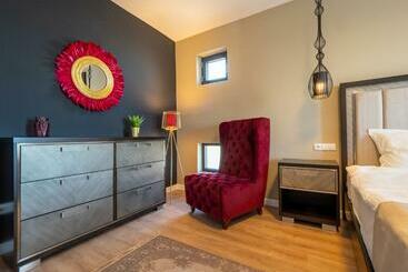 Signature Aparthotel   Boutique