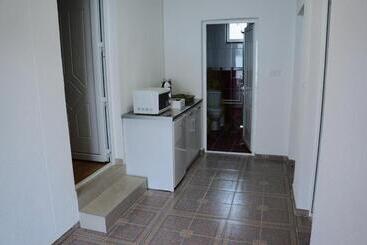 Guest House Lona