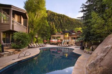 هتل Luxury 2 Bedroom Downtown Aspen Vacation Rental With Access To A Heated Pool, Hot Tubs, Game Room An