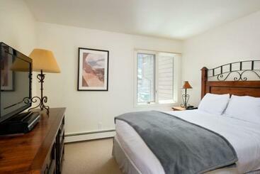 هتل 3 Bedroom Mountain Residence In The Heart Of Aspen With Amenities Including Heated Pool, Hot Tubs, G