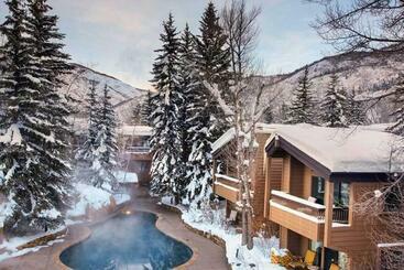 هتل 3 Bedroom Mountain Residence In The Heart Of Aspen With Amenities Including Heated Pool, Hot Tubs, G