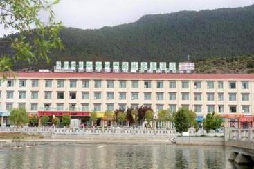 هتل Greentree Inn Tibet Nyingchi City Biji Shenshan