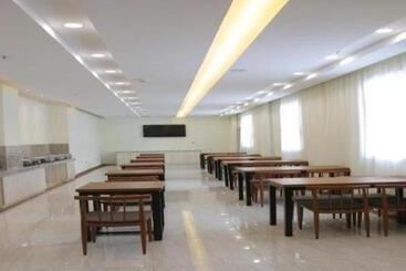 هتل Greentree Inn Tibet Nyingchi City Biji Shenshan