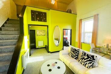 هتل Phoenix Apartments