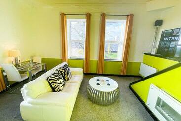 هتل Phoenix Apartments