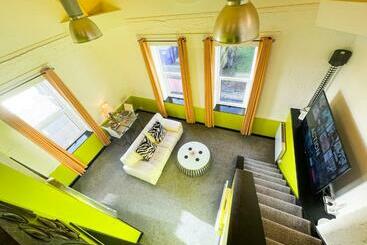هتل Phoenix Apartments