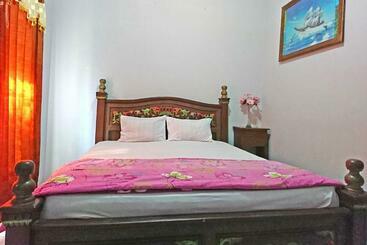هتل Puri Karimunjawa Redpartner