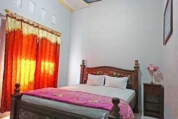 هتل Puri Karimunjawa Redpartner