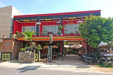 هتل Puri Karimunjawa Redpartner