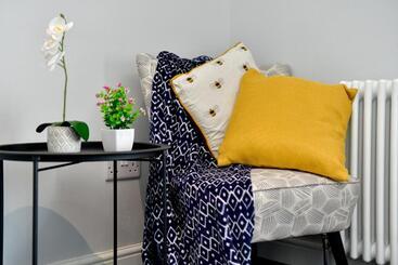 Free Parking   Heart Of The City   Superb Townhouse & Garden   Peaceful Area But Only 5min Walk To B