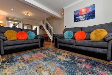 Free Parking   Heart Of The City   Superb Townhouse & Garden   Peaceful Area But Only 5min Walk To B