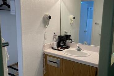 Murphey S Motel Llc