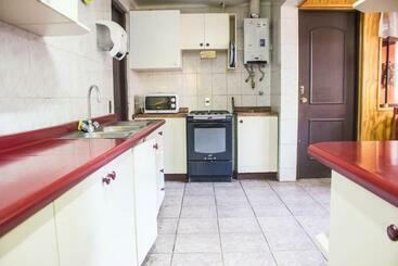 پانسیون Hostal Helios