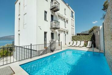 پانسیون Skyview Apartments
