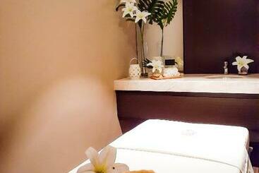 The Excelsior Hotel Las Piñas