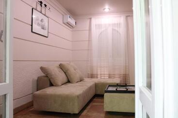 Garden Center Apartment