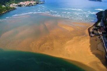 Hondargane, En Las Playas De Laga Y Laida